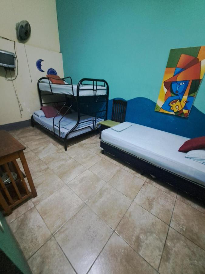 Hostal Mochilas Granada  Szoba fotó