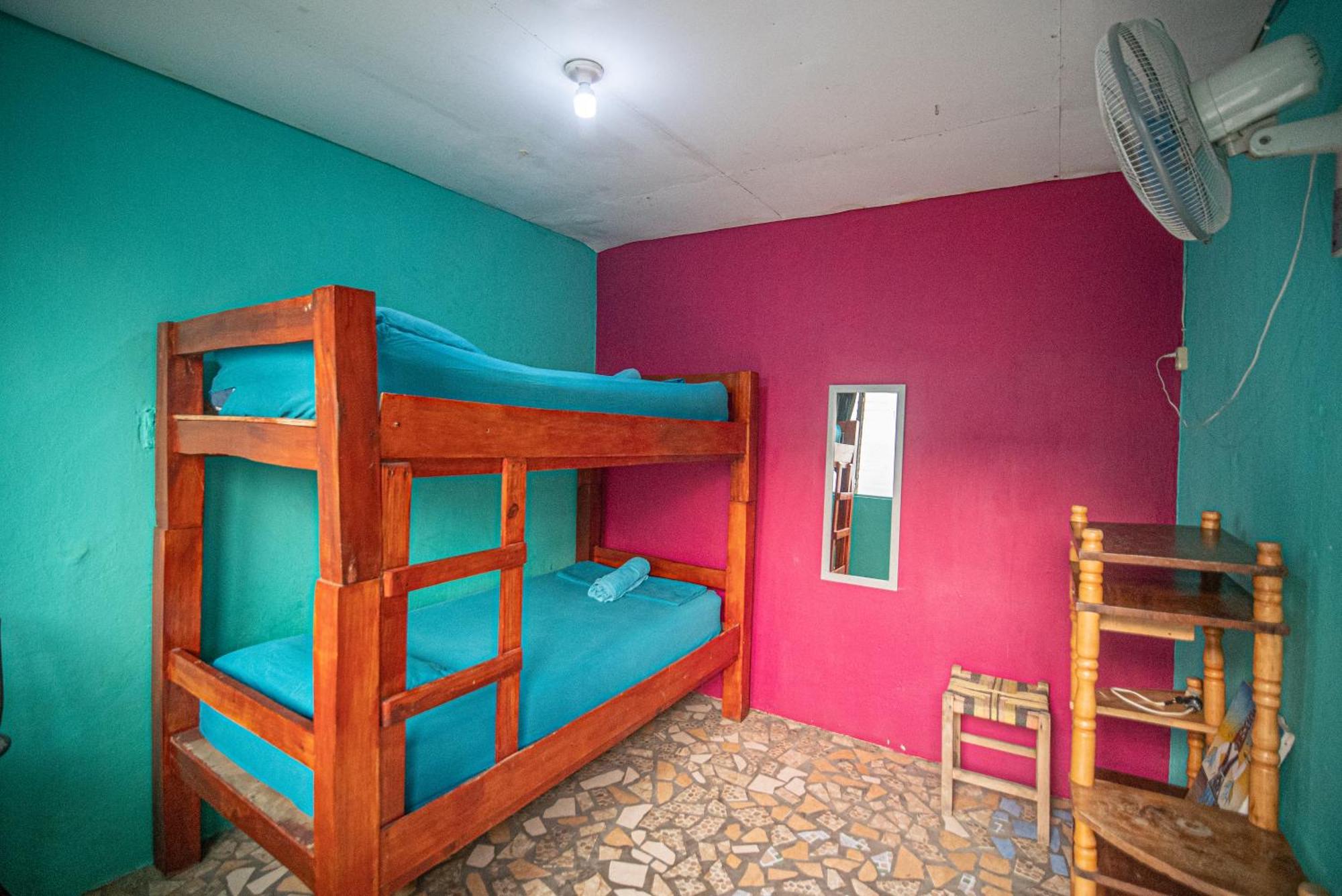 Hostal Mochilas Granada  Szoba fotó